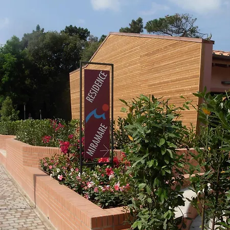 Aparthotel Miramare 2*